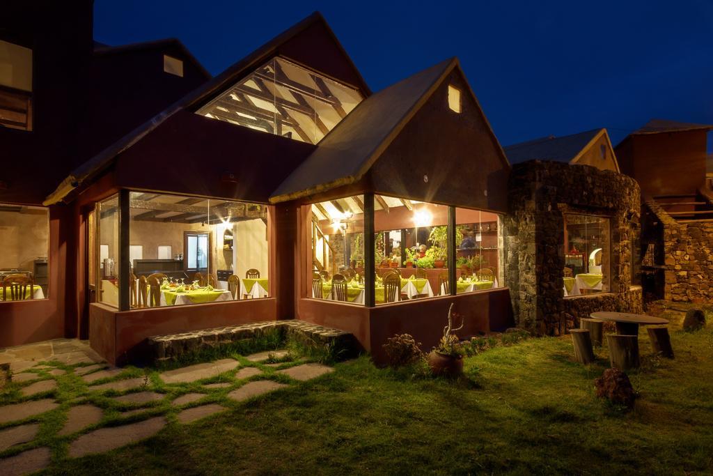 Pozo Del Cielo Hotel Chivay Buitenkant foto