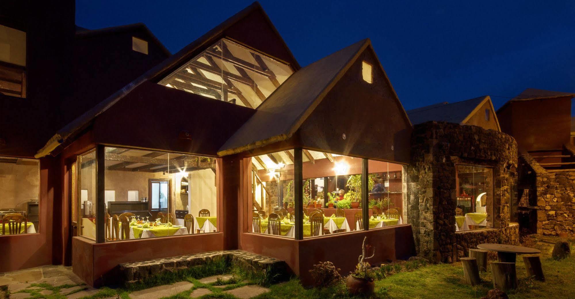 Pozo Del Cielo Hotel Chivay Buitenkant foto
